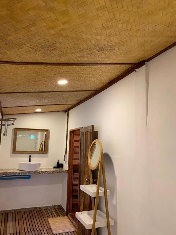Pitiusas Beach Resort Koh Lipe Exterior photo